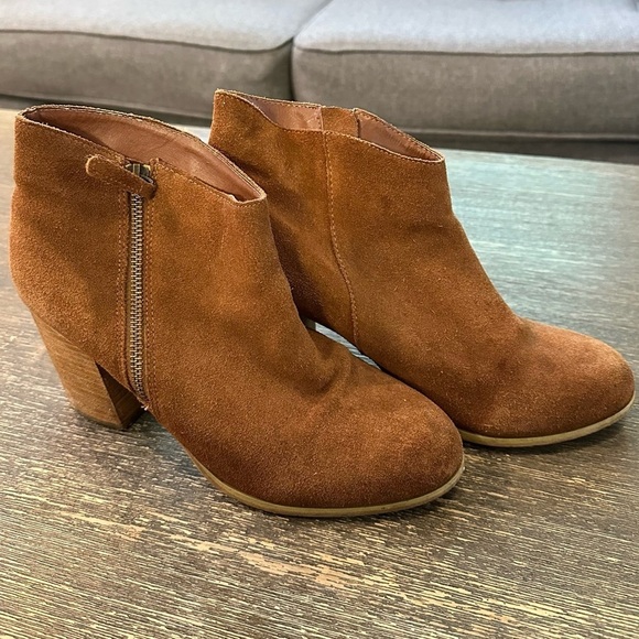 Urban Outfitters Ecote camel tan cow suede ankle boot booties women 9 block heel - Picture 1 of 9